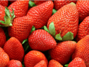 How to (and why you should) wash strawberries